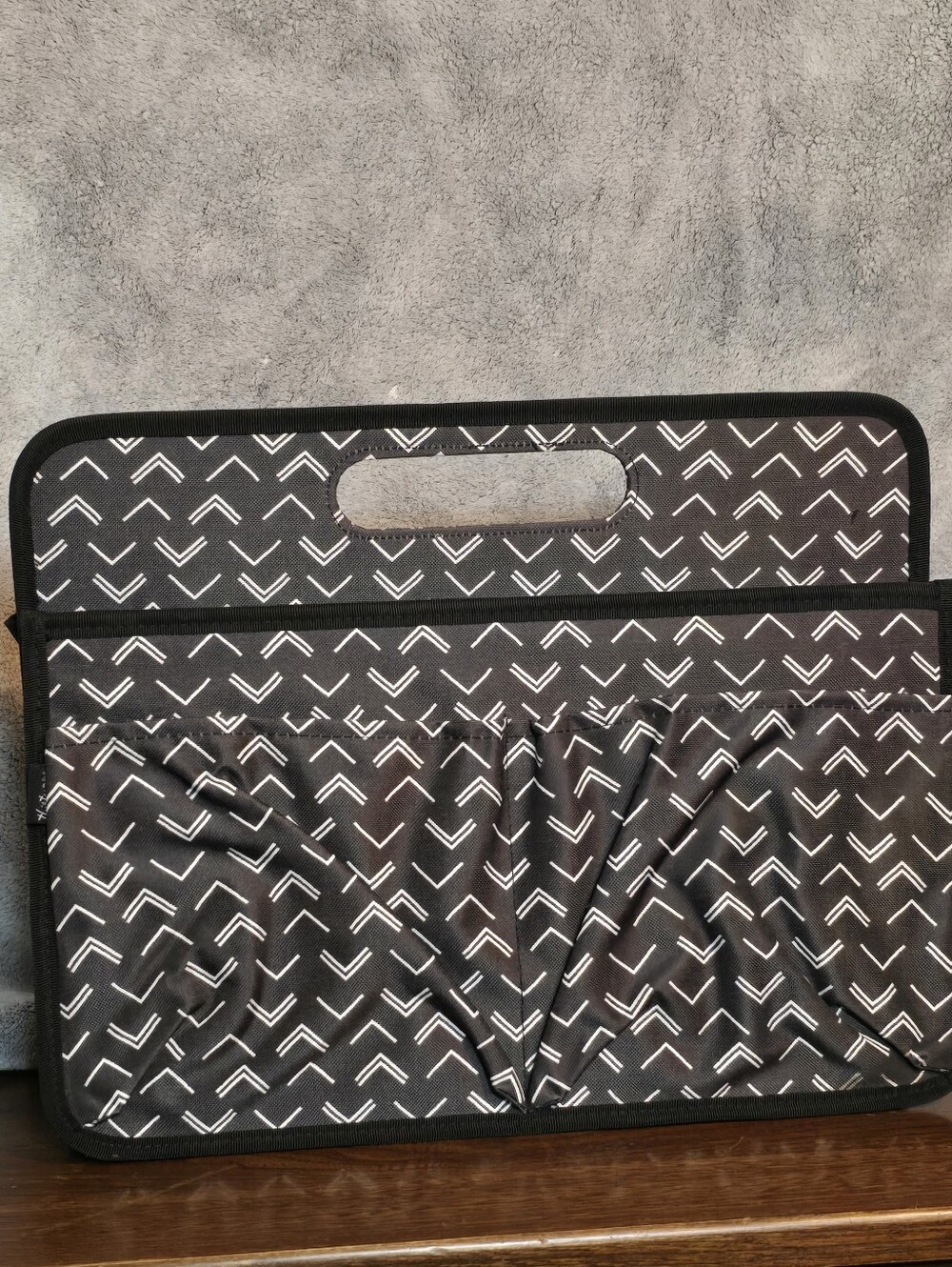 Black Chevron Pattern Carry Case - Picture 3 of 4